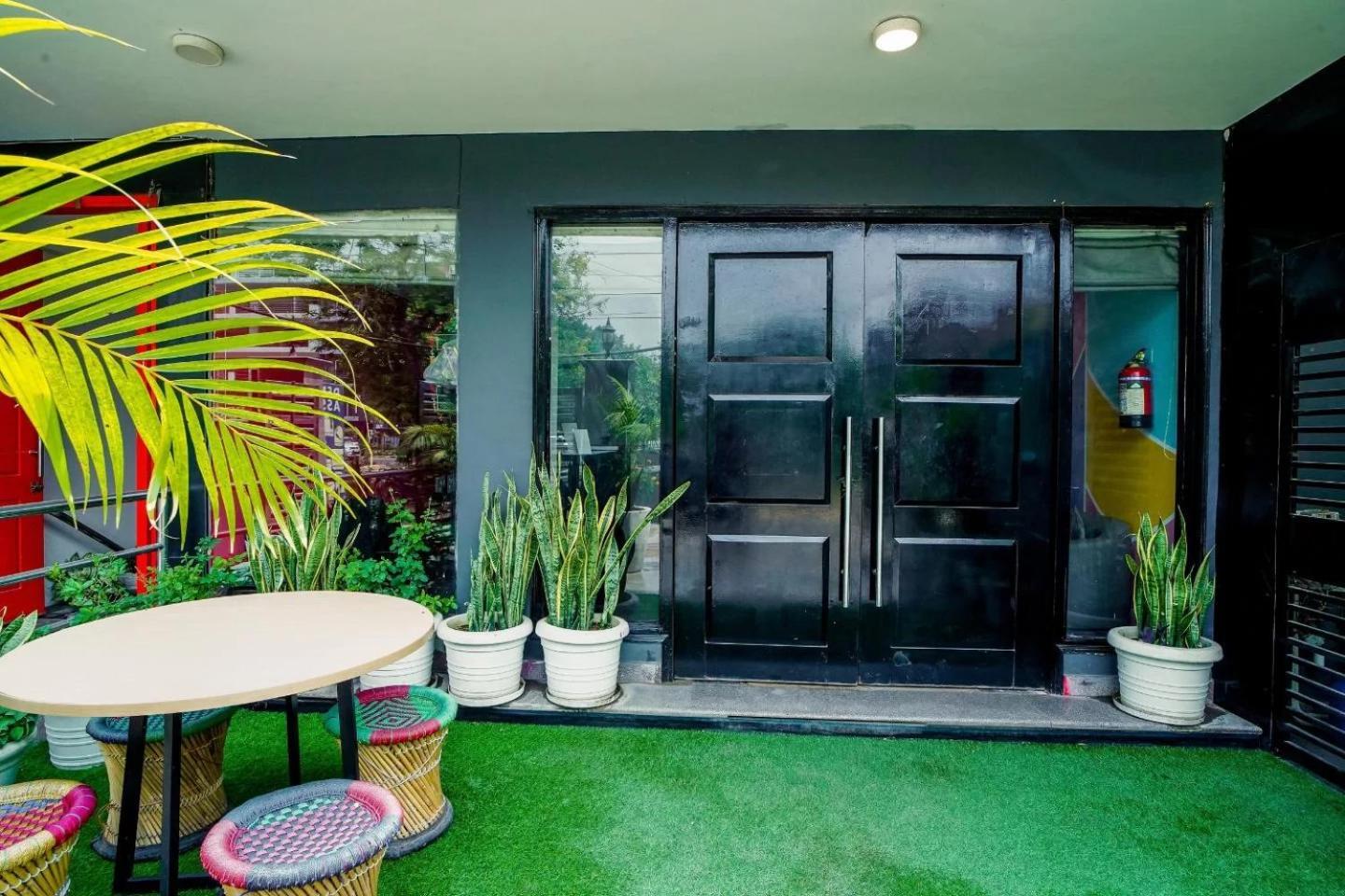 Saltstayz Express -Medicity Near Medanta Hospital Gurgaon Exterior photo